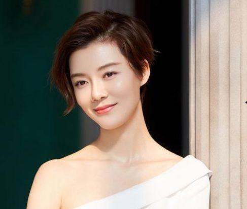 娱乐吃瓜女明星,揭秘吃瓜女明星背后的故事  第1张